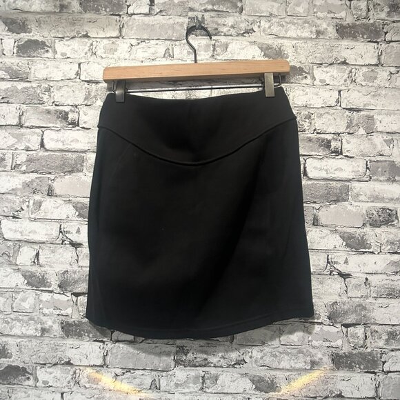 NWT Lululemon Scuba High Rise Mini Skirt Size Medium (BLK) LW8ALSS - Picture 3 of 9